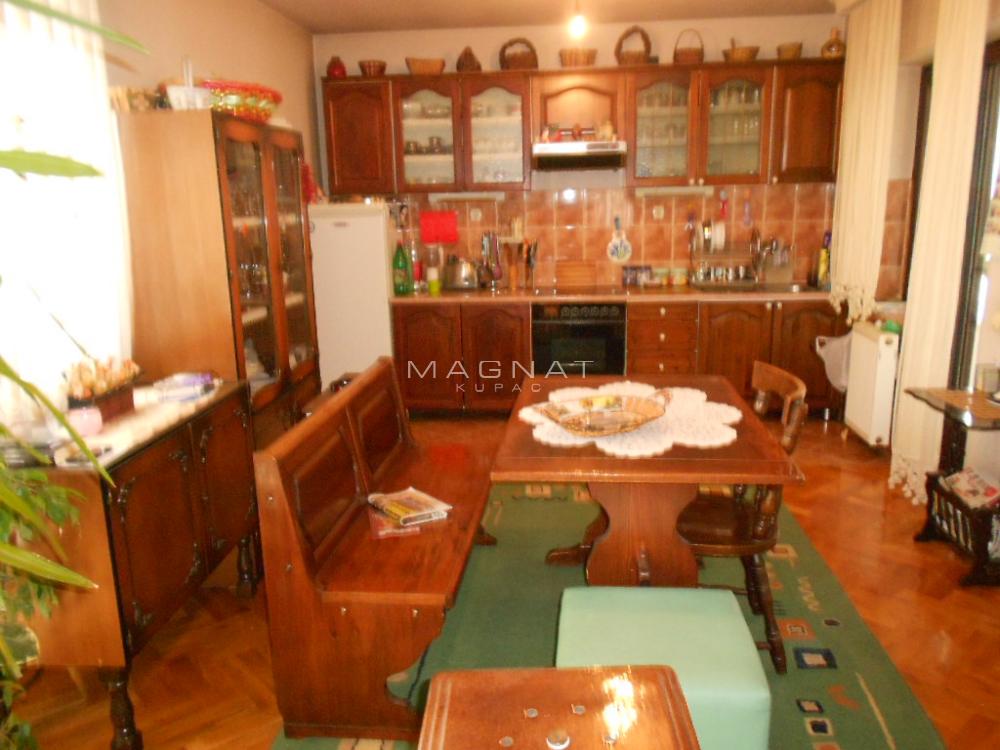Kuća - Petlovo brdo, Rasinska ID#5276