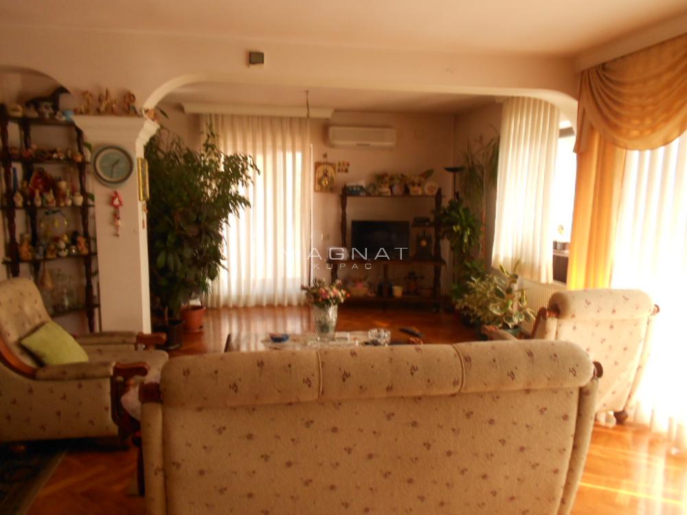 Kuća - Petlovo brdo, Rasinska ID#5276