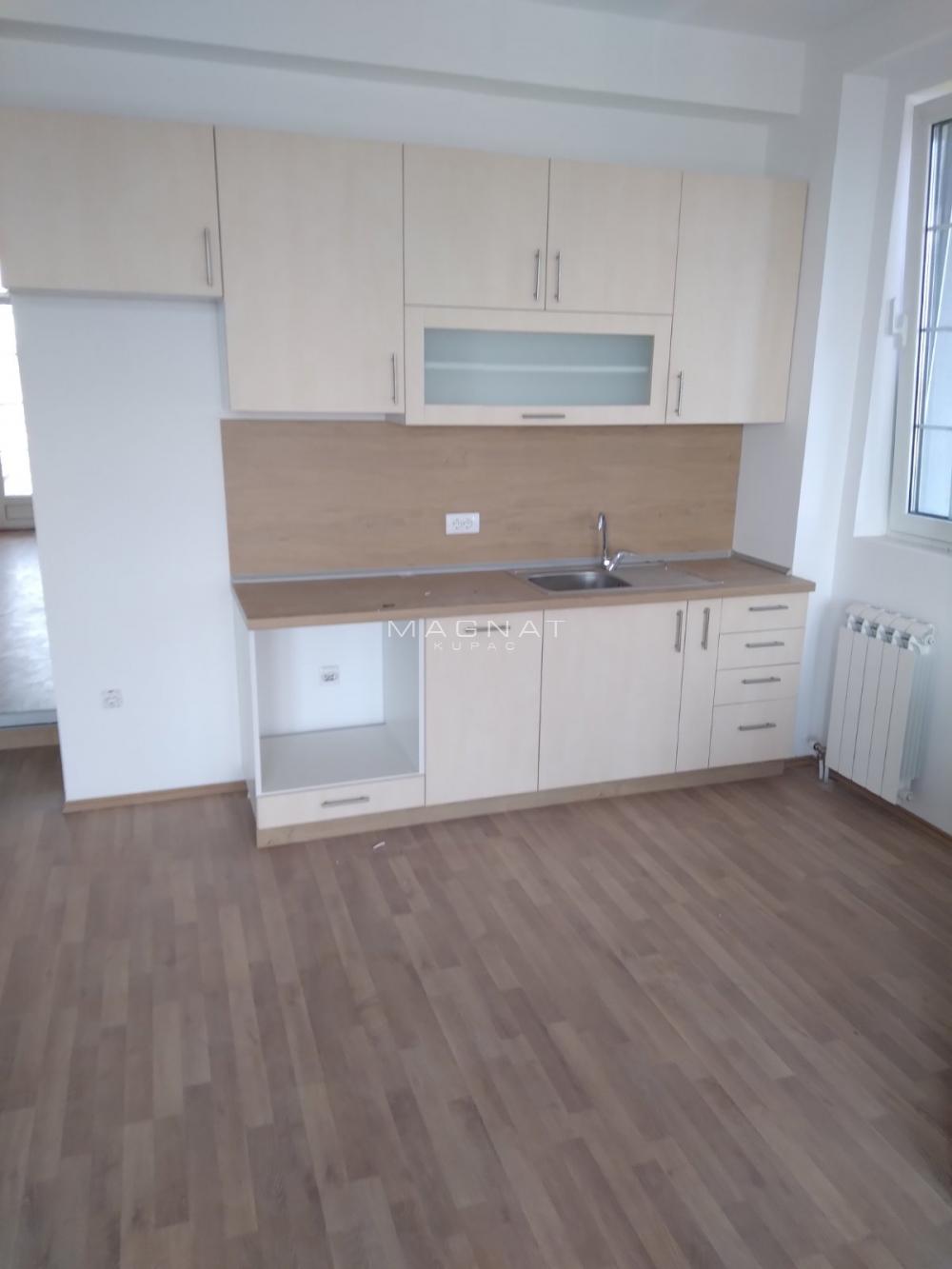 Jajinci - jednosoban komforan +10m2 terasa ID#5291