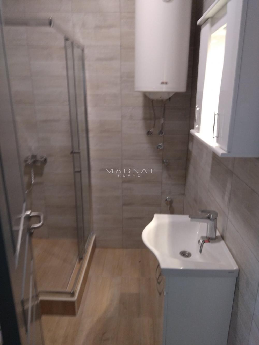 Jajinci - jednosoban komforan +10m2 terasa ID#5291