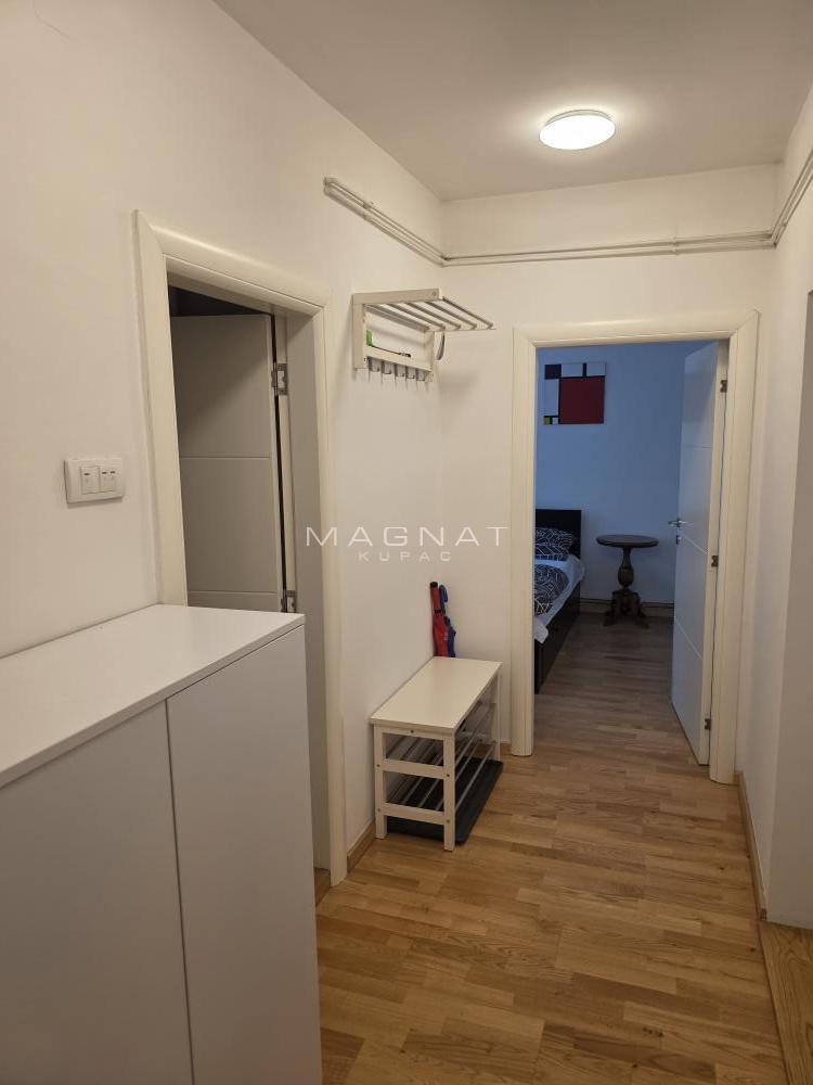 Karađorđev trg-Kej-2.0 renoviran ID#5293