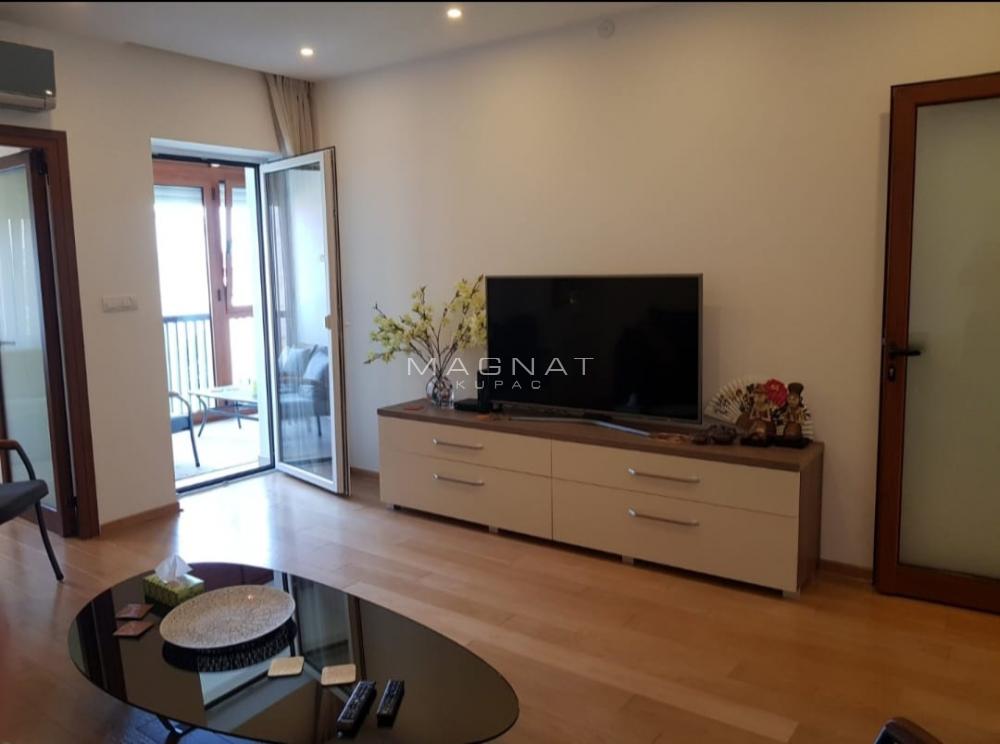 Centar - extra  lux  stan sa nameštajem ID#5309