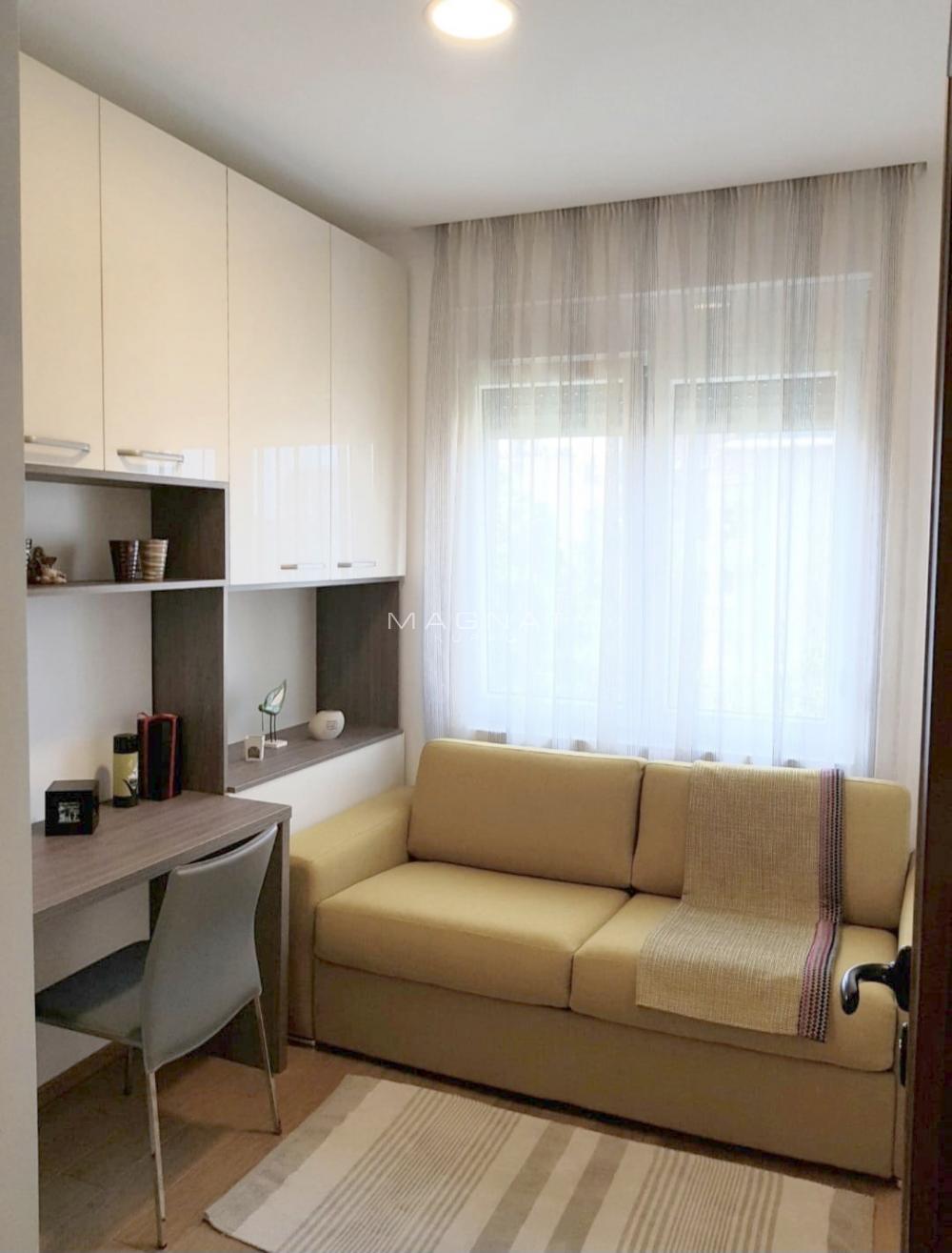 Centar - extra  lux  stan sa nameštajem - fantastično sredjen ID#5308