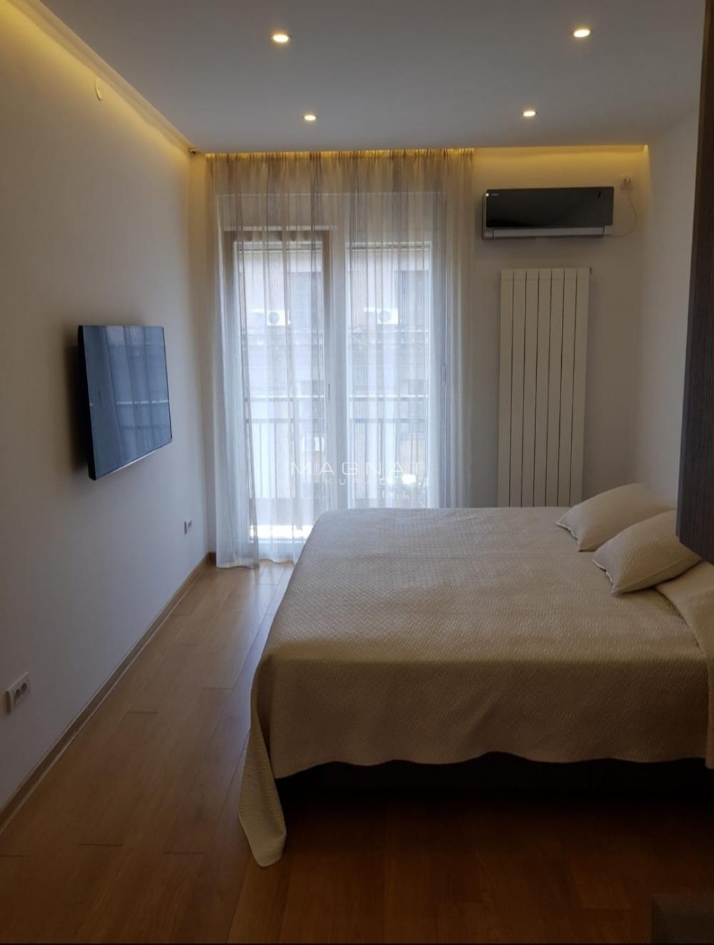 Vračar ispod Slavije - lux -  kod spomenika Stefanu Nemanji ID#5310