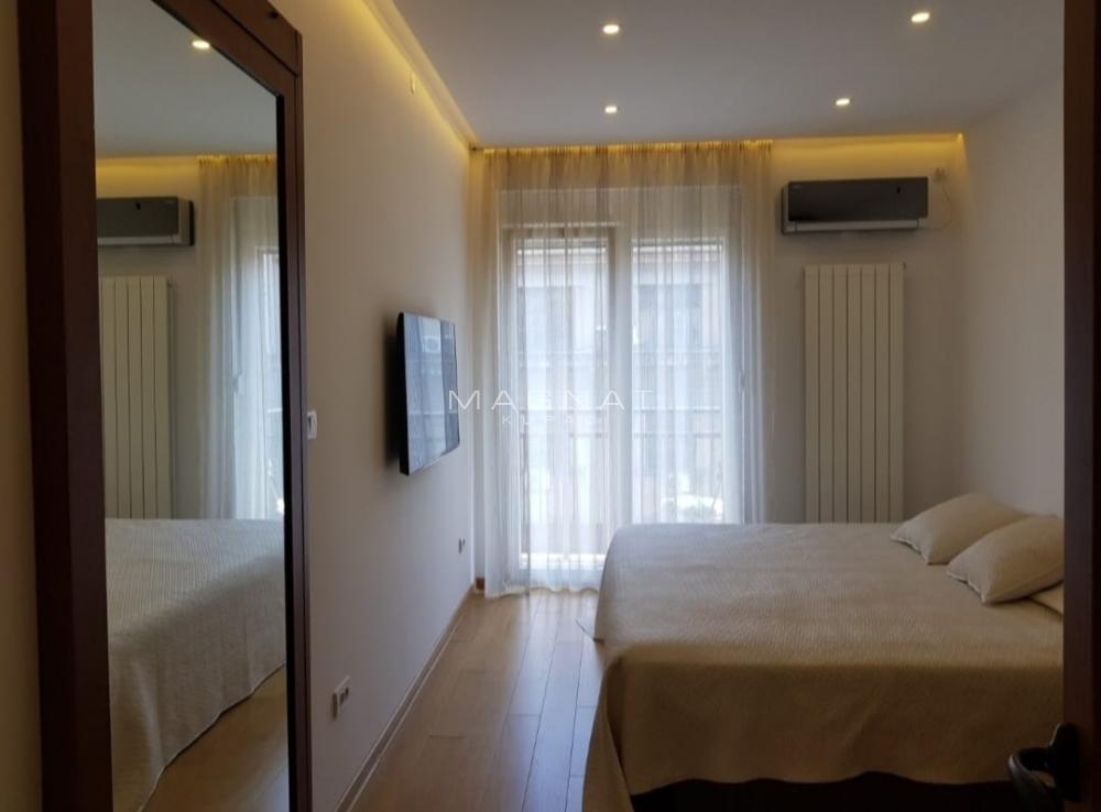 Vračar ispod Slavije - lux -  kod spomenika Stefanu Nemanji ID#5310