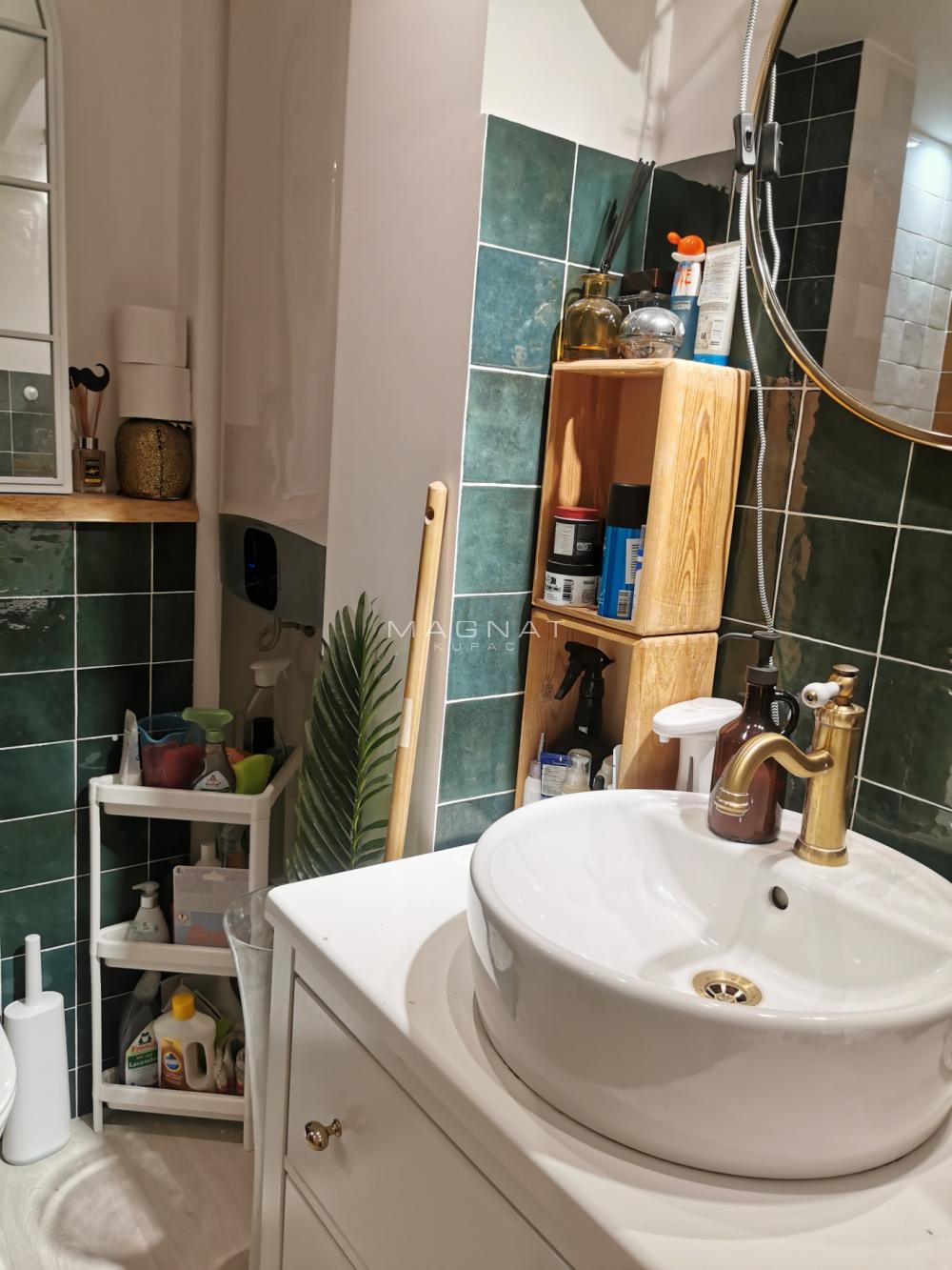 Ustanička - Lux  - Dušanovac - četvoroiposoban stan sa dva ulaza ID#5369