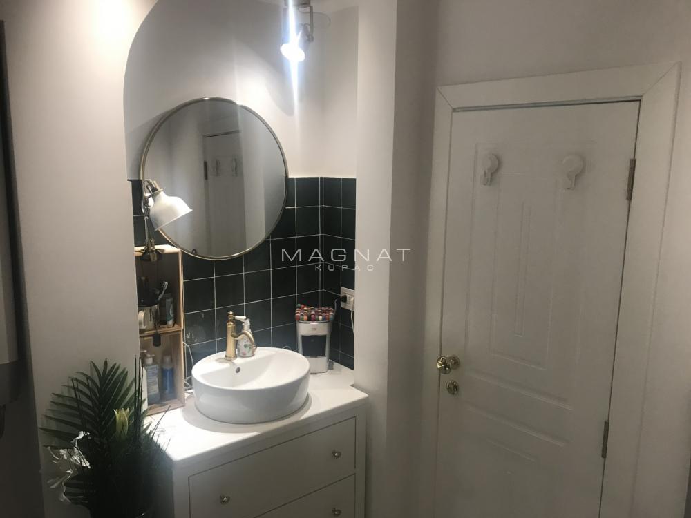 Ustanička - Lux  - Dušanovac - četvoroiposoban stan sa dva ulaza ID#5369