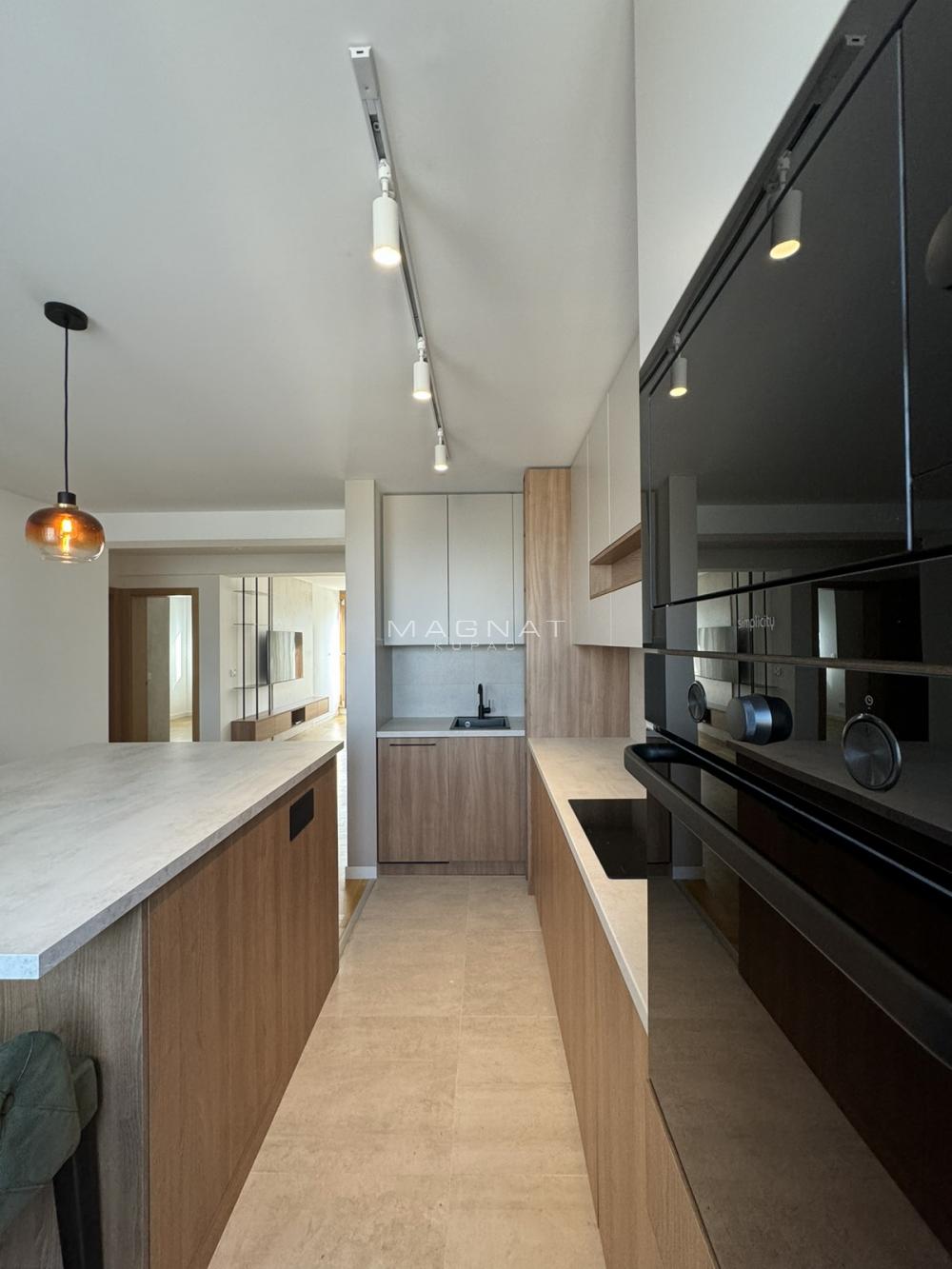 Komforan stan u Skender Begovoj - 3,0-soban ID#5373