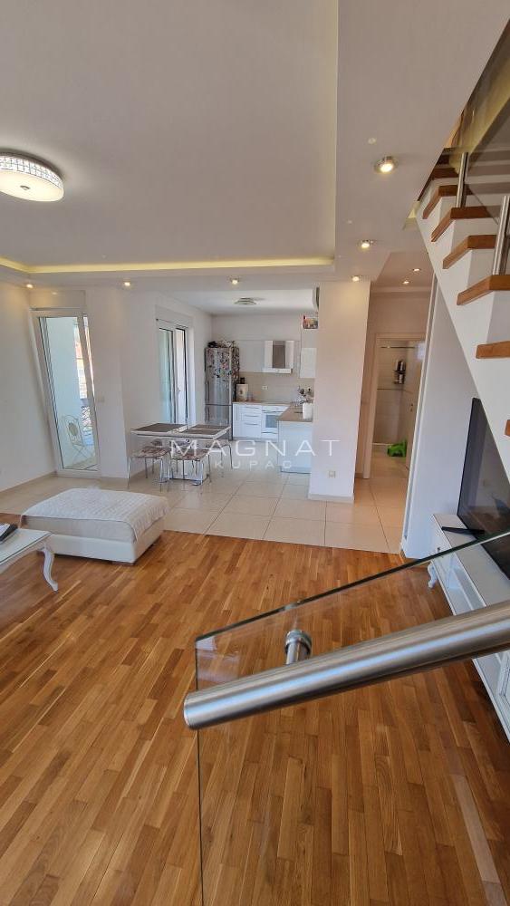 Gornji grad Izuzetan duplex sa dva parking mesta ID#5386