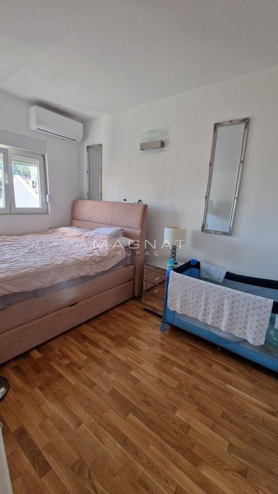 Gornji grad Izuzetan duplex sa dva parking mesta ID#5386