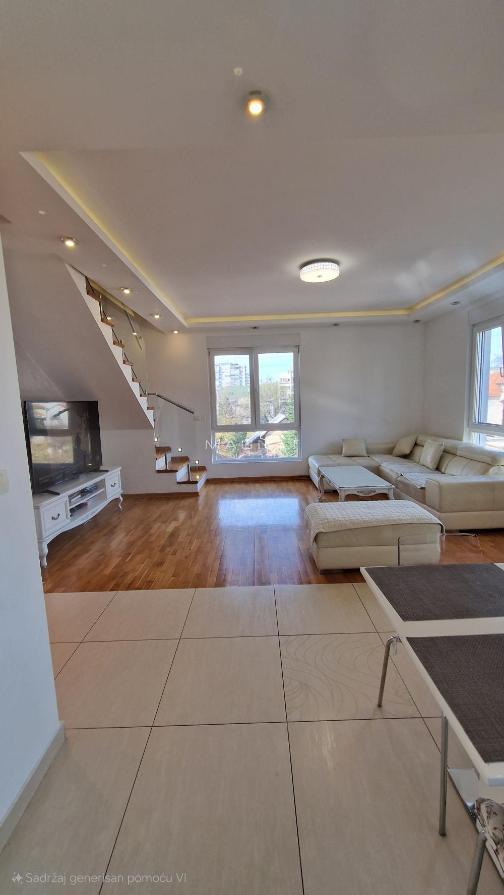 Gornji grad Izuzetan duplex sa dva parking mesta ID#5386