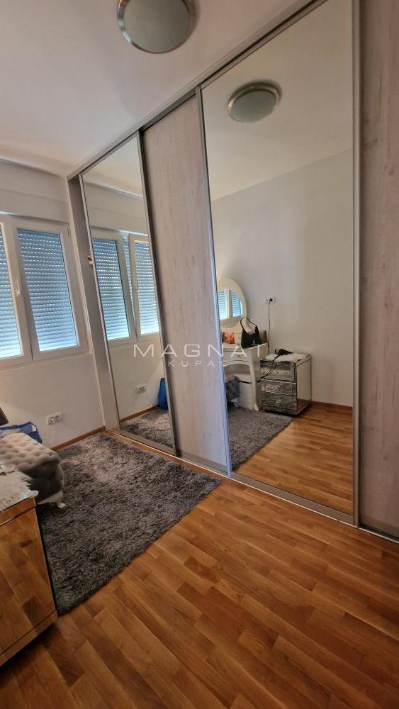 Gornji grad Izuzetan duplex sa dva parking mesta ID#5386