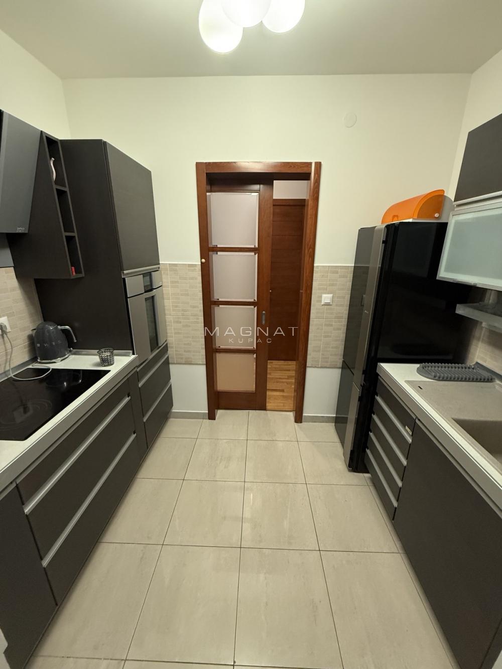 Dedinje, trosoban Lux stan sa garažom ID#5438