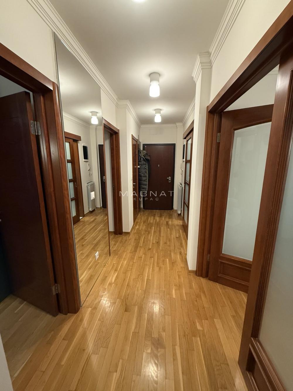 Dedinje, trosoban Lux stan sa garažom ID#5438