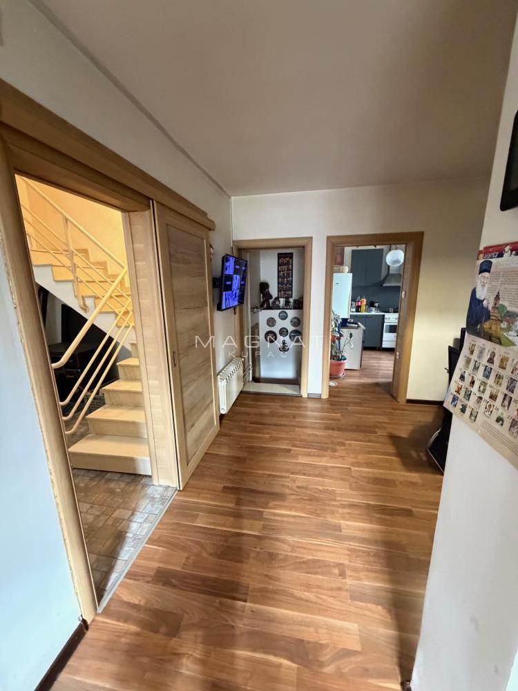 Kuća Ripanj  Centar - sredjena - plac 5 ari ID#5449