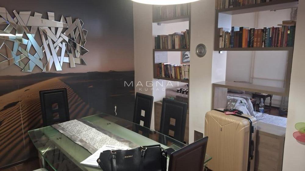 Kuća Ripanj  Centar - sredjena - plac 5 ari ID#5449