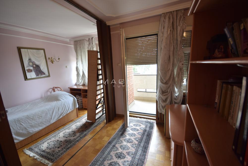 Kuća sa garažom, dvorištem i zasebnim App ID#5475