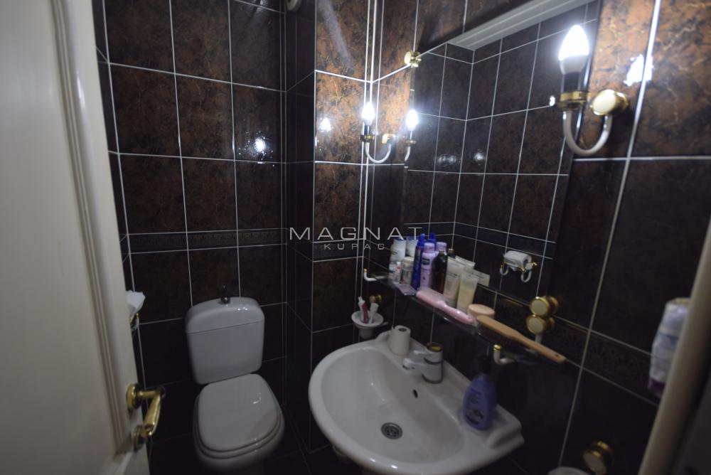 Kuća sa garažom, dvorištem i zasebnim App ID#5475