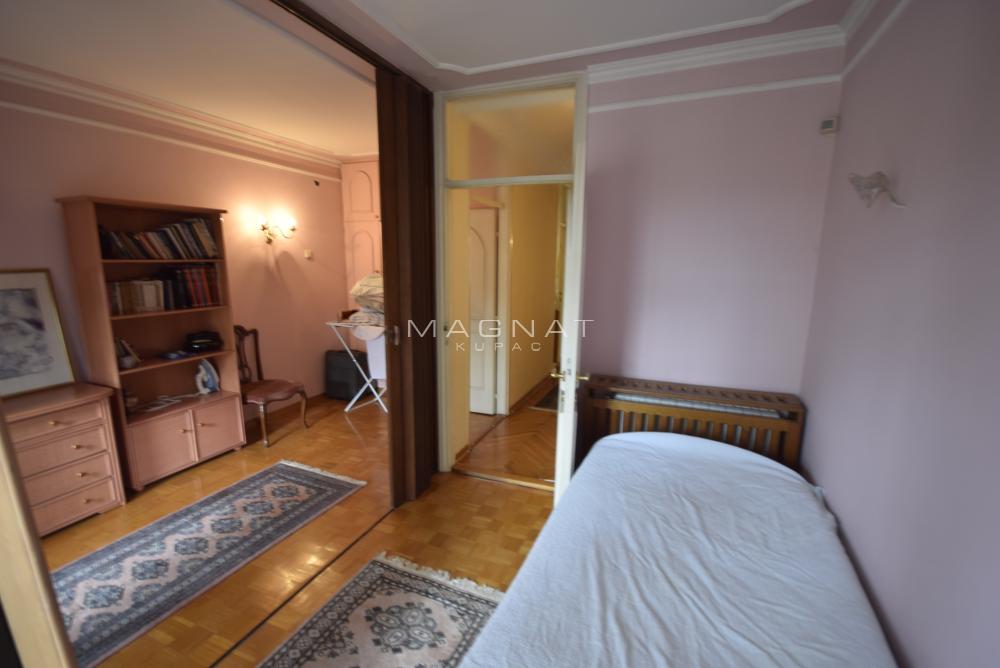 Kuća sa garažom, dvorištem i zasebnim App ID#5475