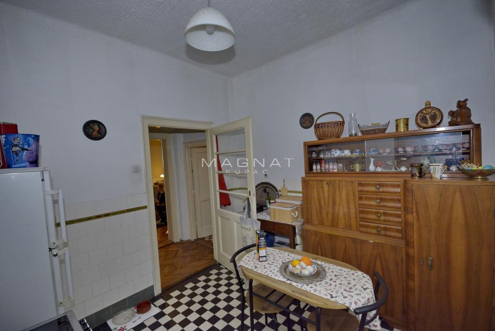 Salonski troiposoban stan – Admirala Geprata, kod Beograđanke ID#5476