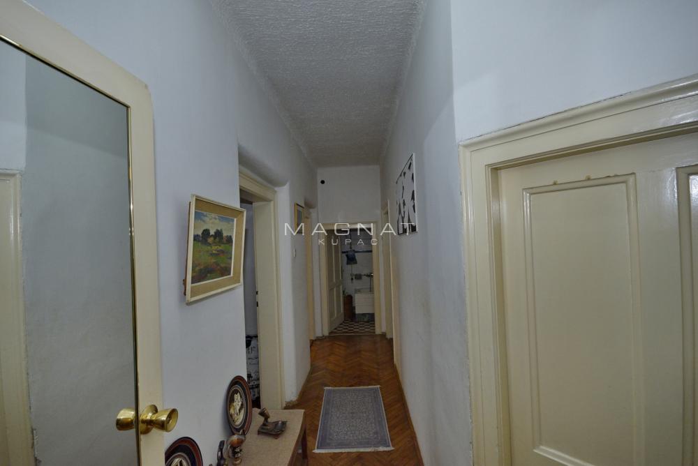 Salonski troiposoban stan – Admirala Geprata, kod Beograđanke ID#5476